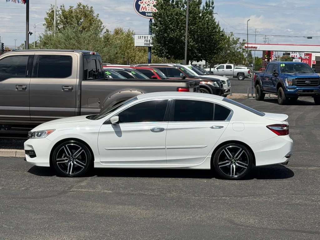 Honda Accord photo 2