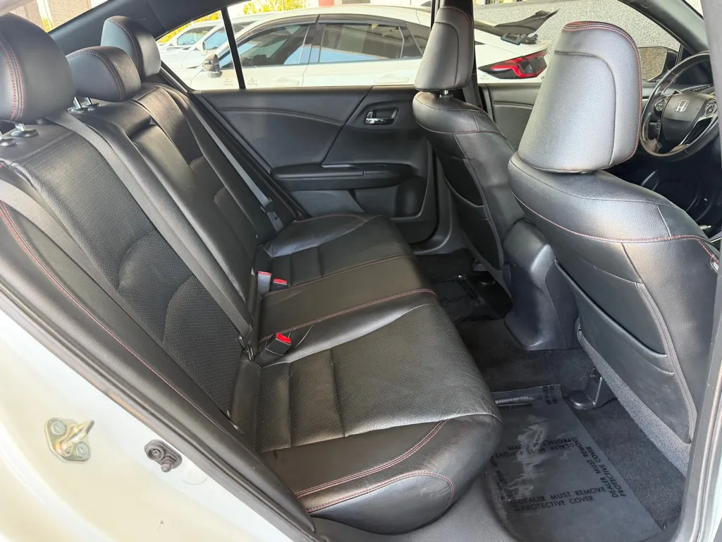 Honda Accord photo 29