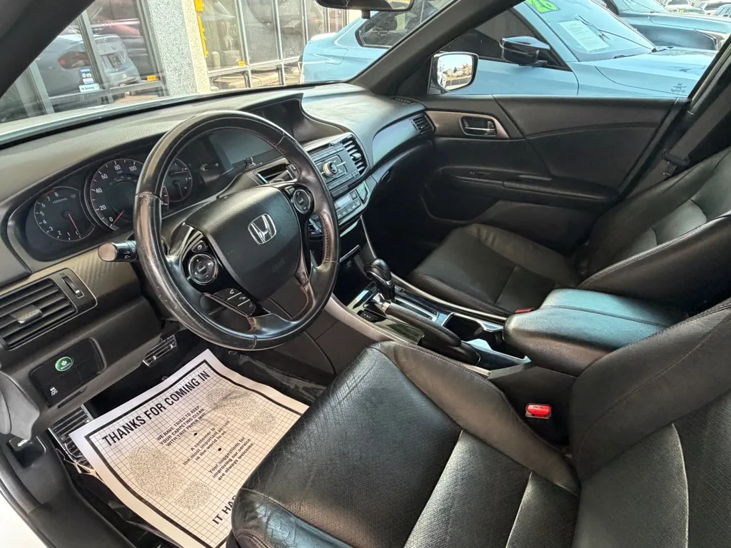 Honda Accord photo 7