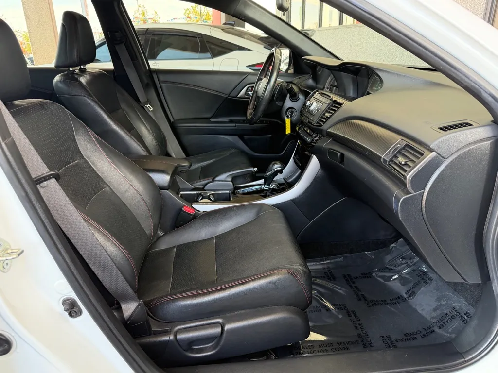 Honda Accord photo 33