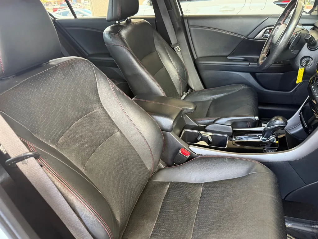 Honda Accord photo 34