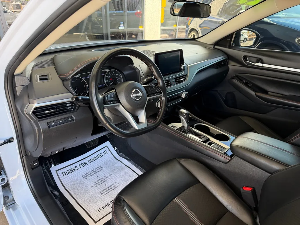 Nissan Altima photo 7