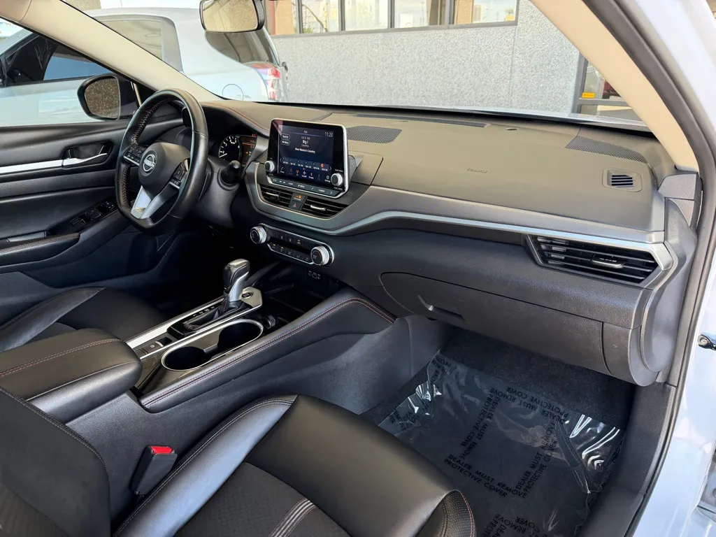 Nissan Altima photo 30