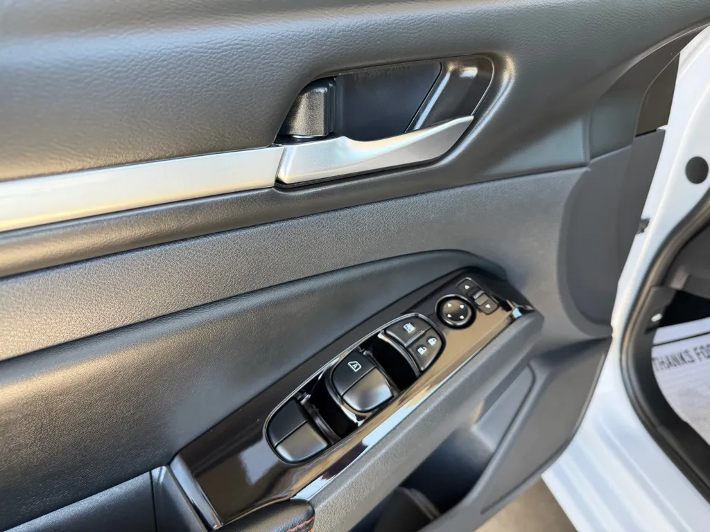 Nissan Altima photo 9