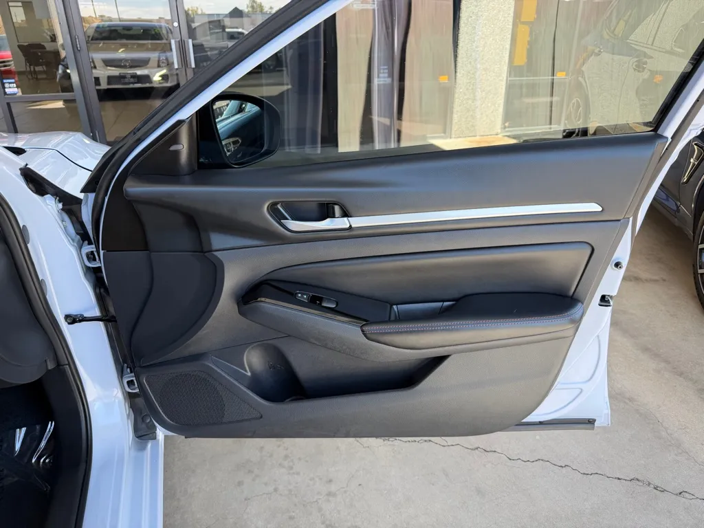 Nissan Altima photo 31
