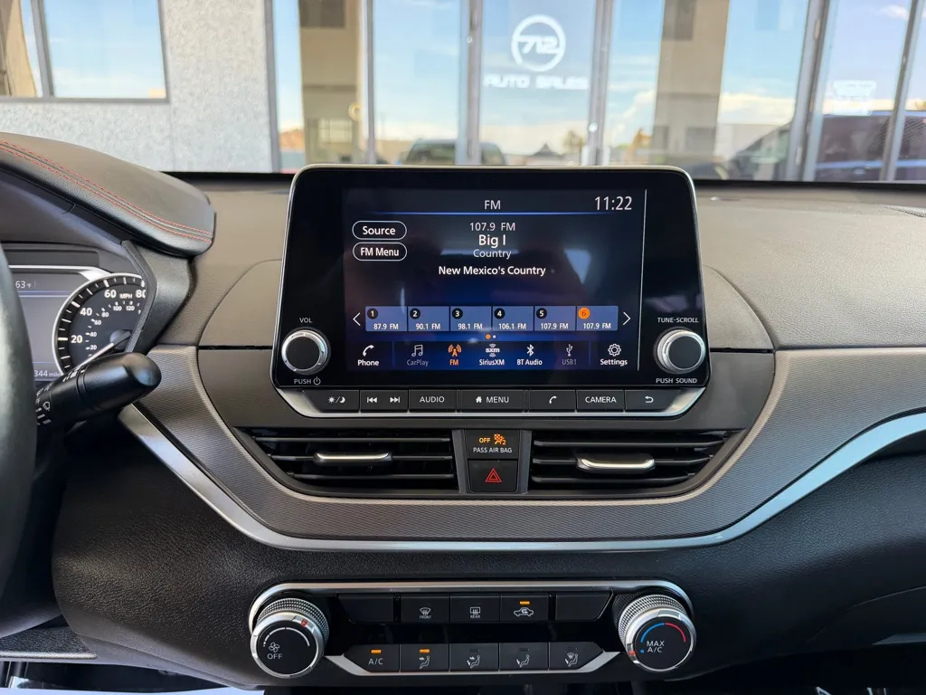 Nissan Altima photo 12