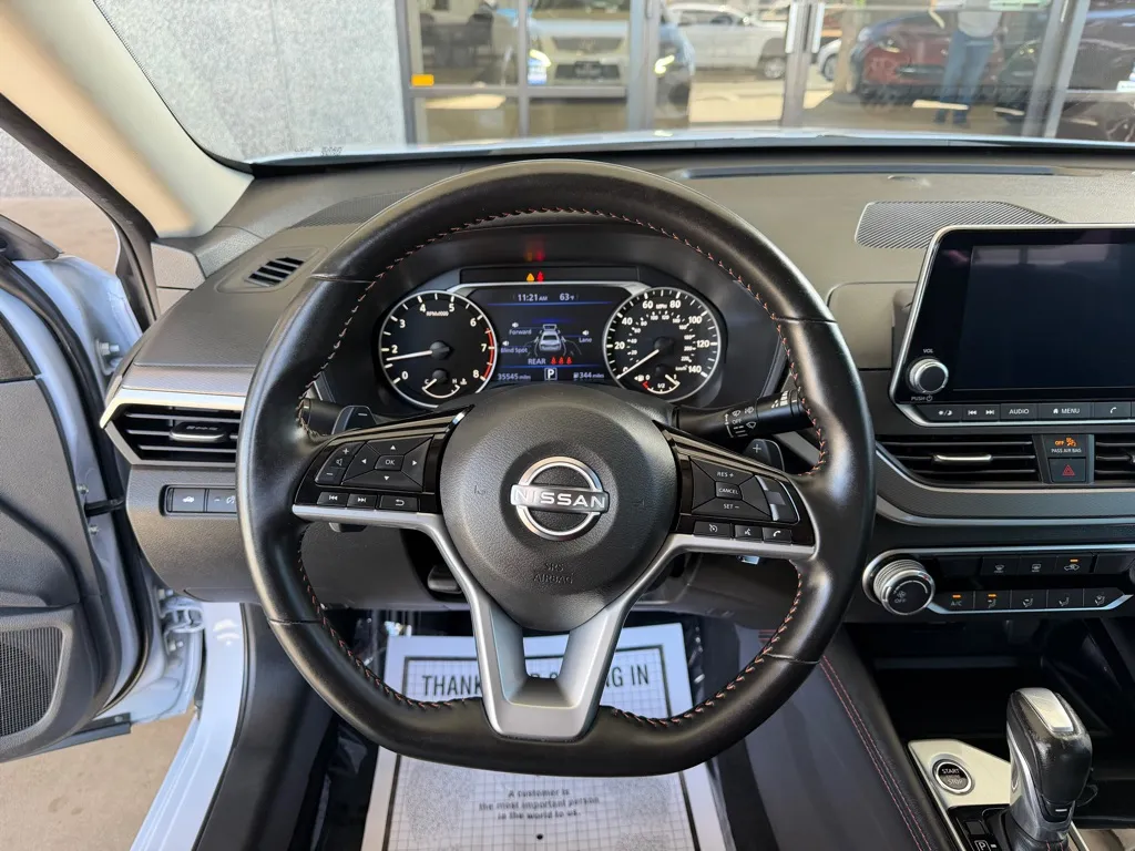Nissan Altima photo 10