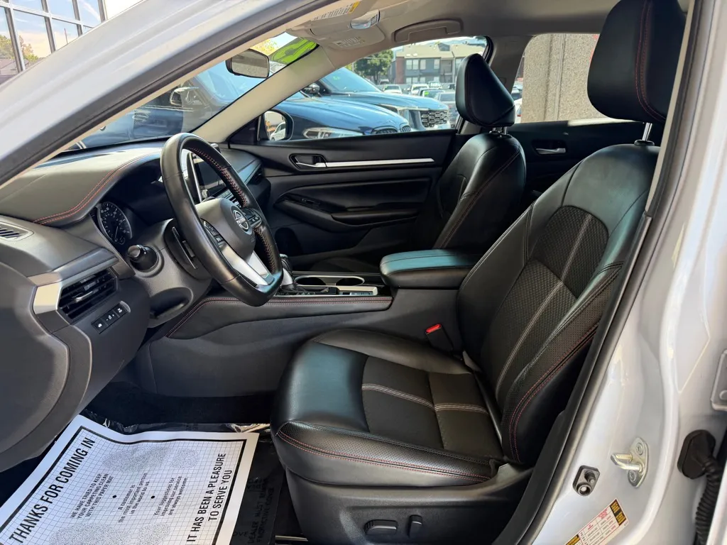Nissan Altima photo 5
