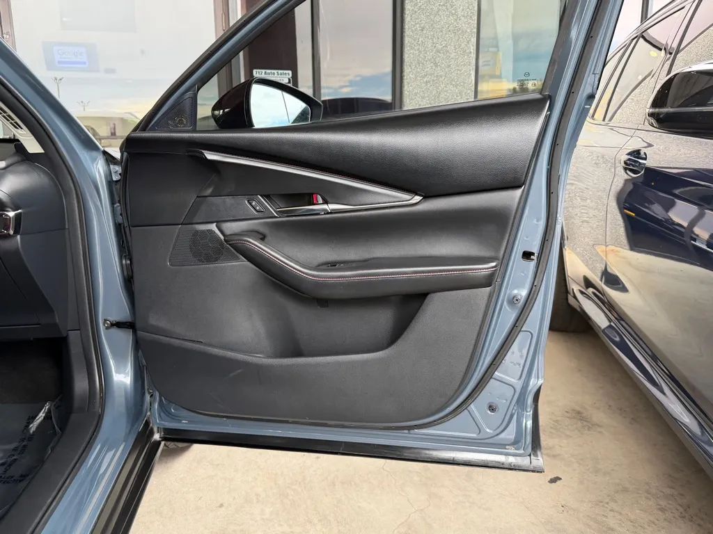Mazda CX-30 photo 35