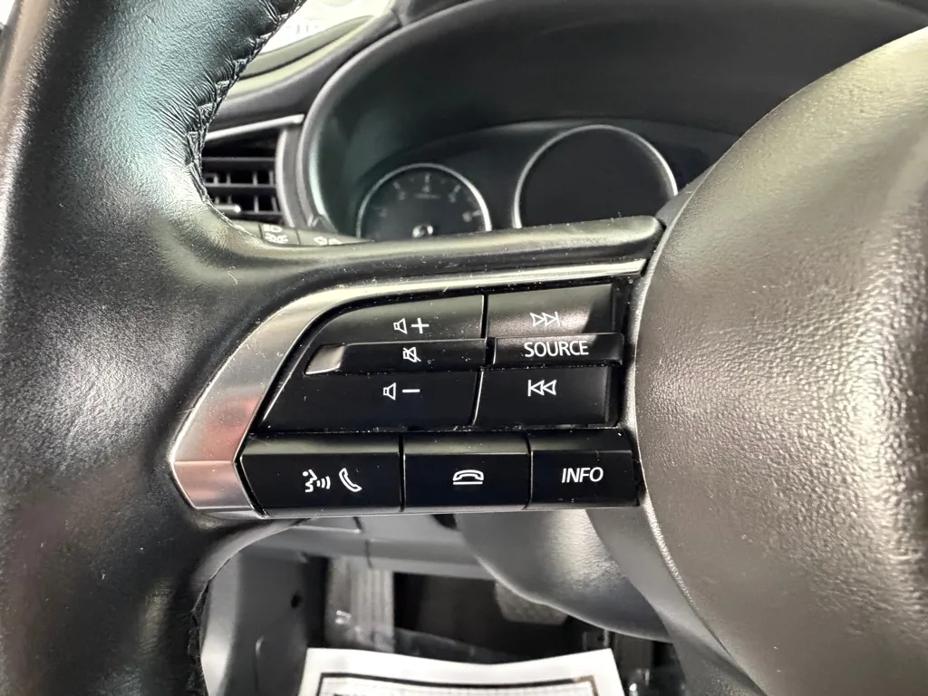 Mazda CX-30 photo 9