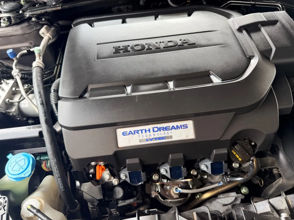 Honda Accord photo 23