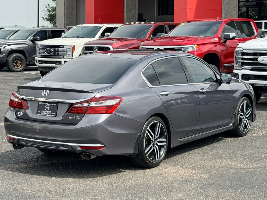 Honda Accord photo 35