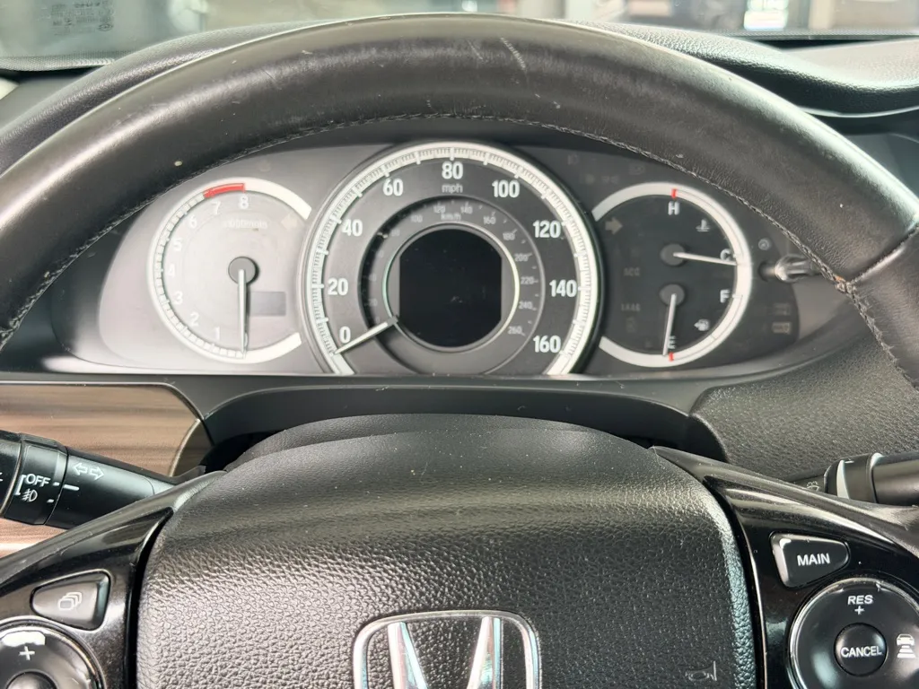 Honda Accord photo 9