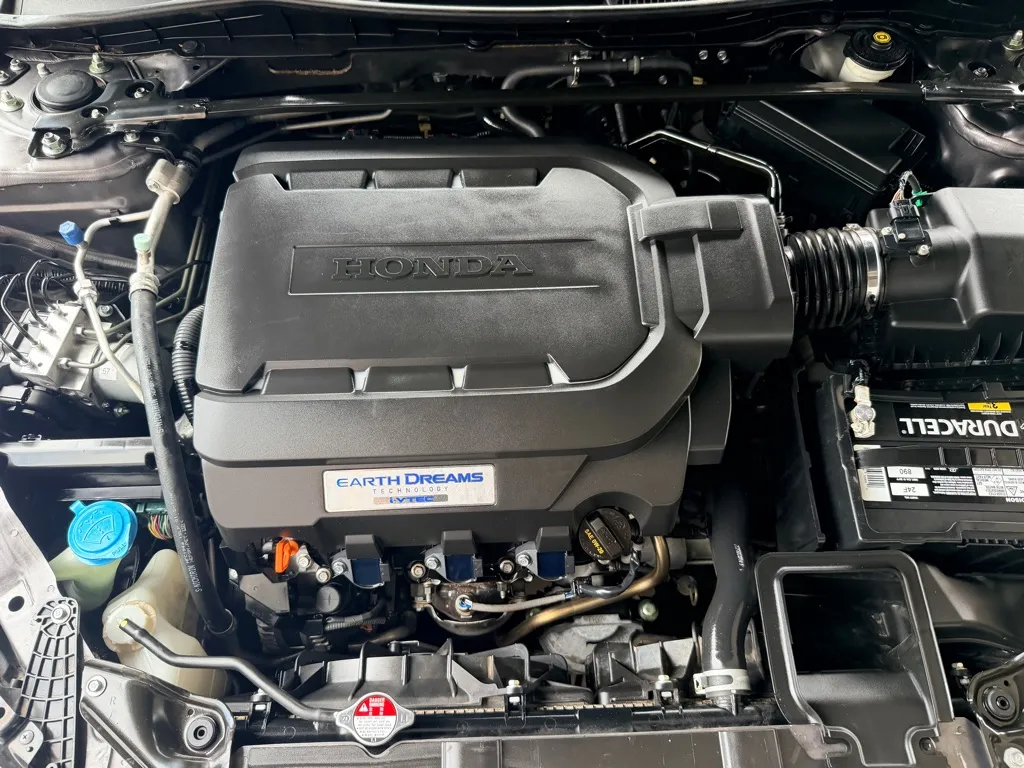 Honda Accord photo 22
