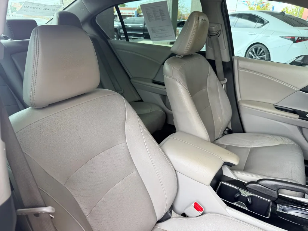 Honda Accord photo 20
