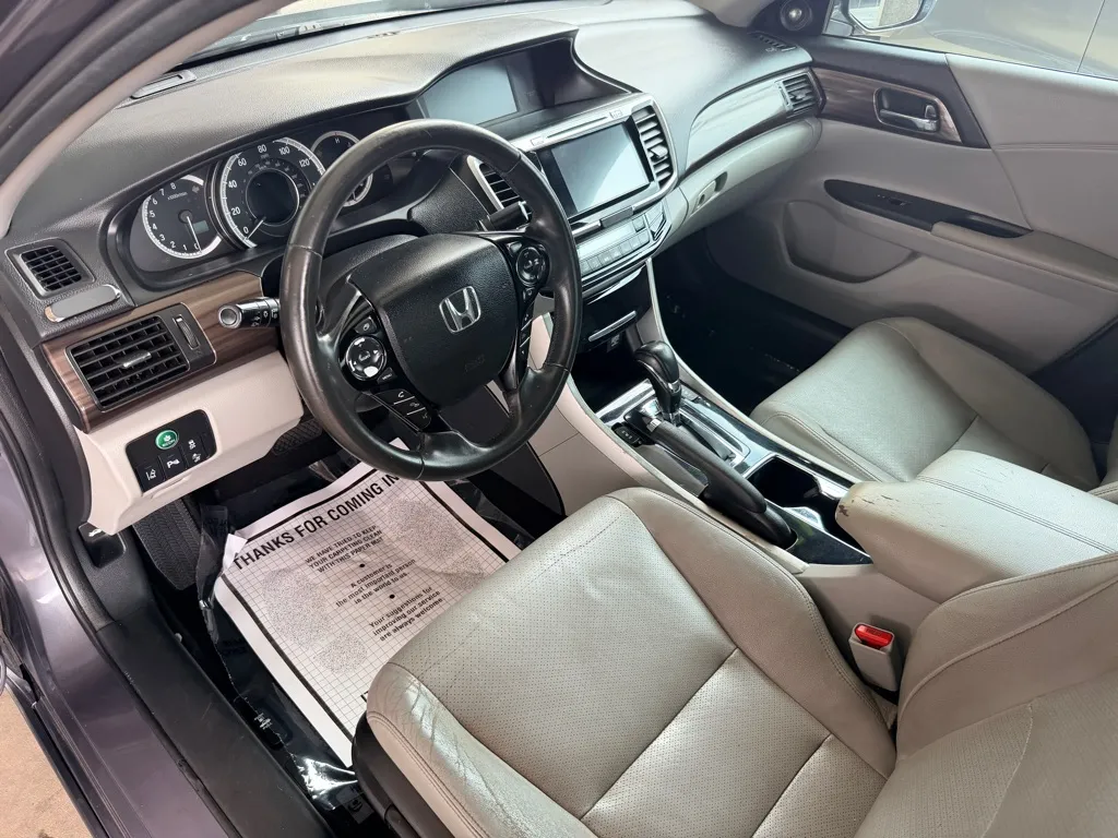 Honda Accord photo 7