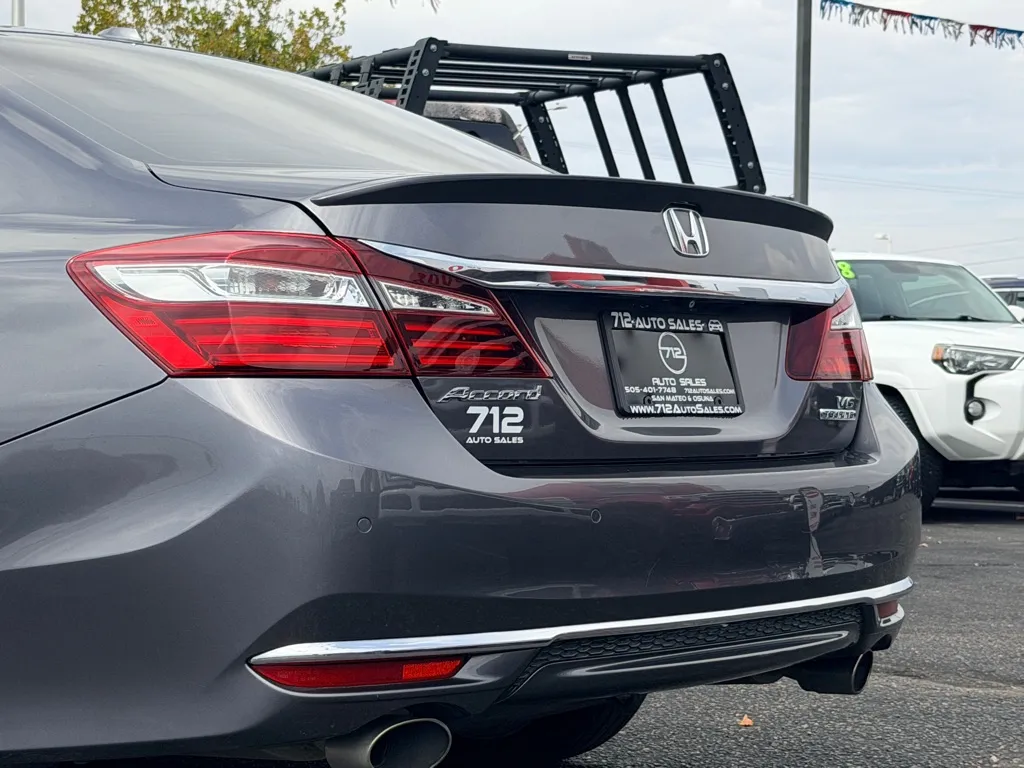 Honda Accord photo 32