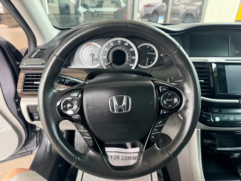 Honda Accord photo 8