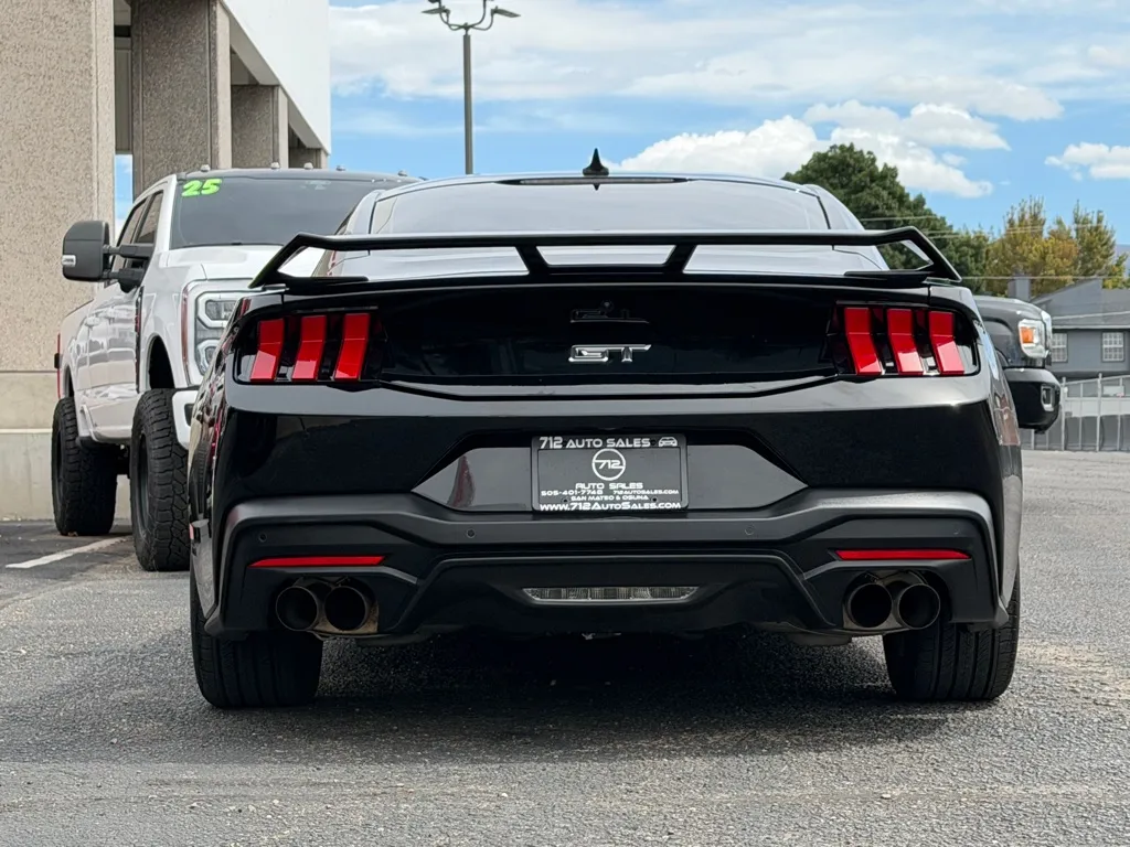 Ford Mustang photo 32