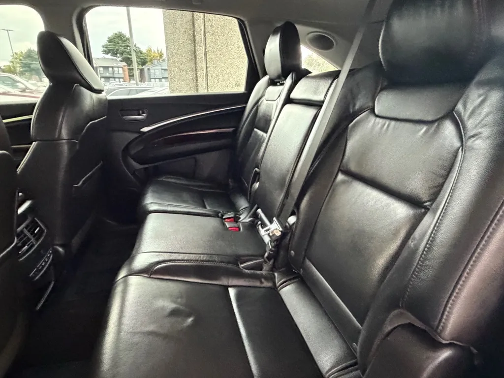 Acura MDX photo 22