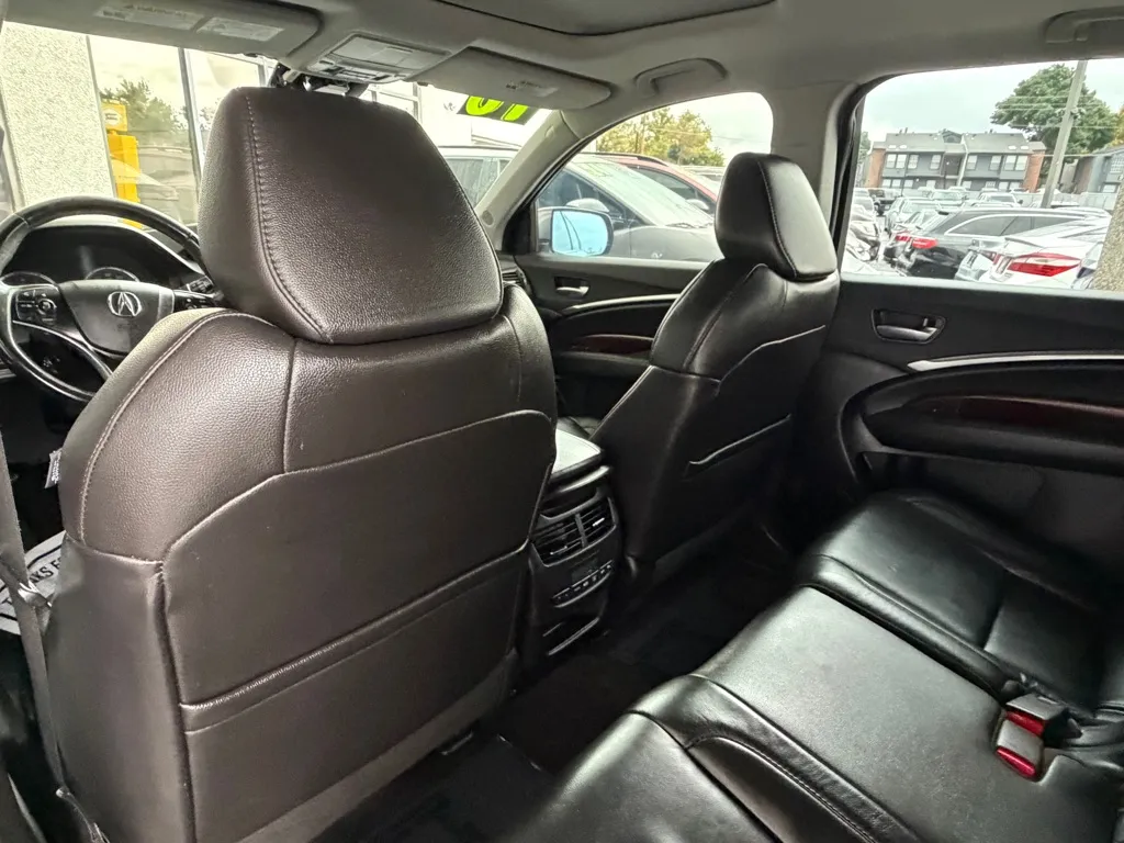 Acura MDX photo 23