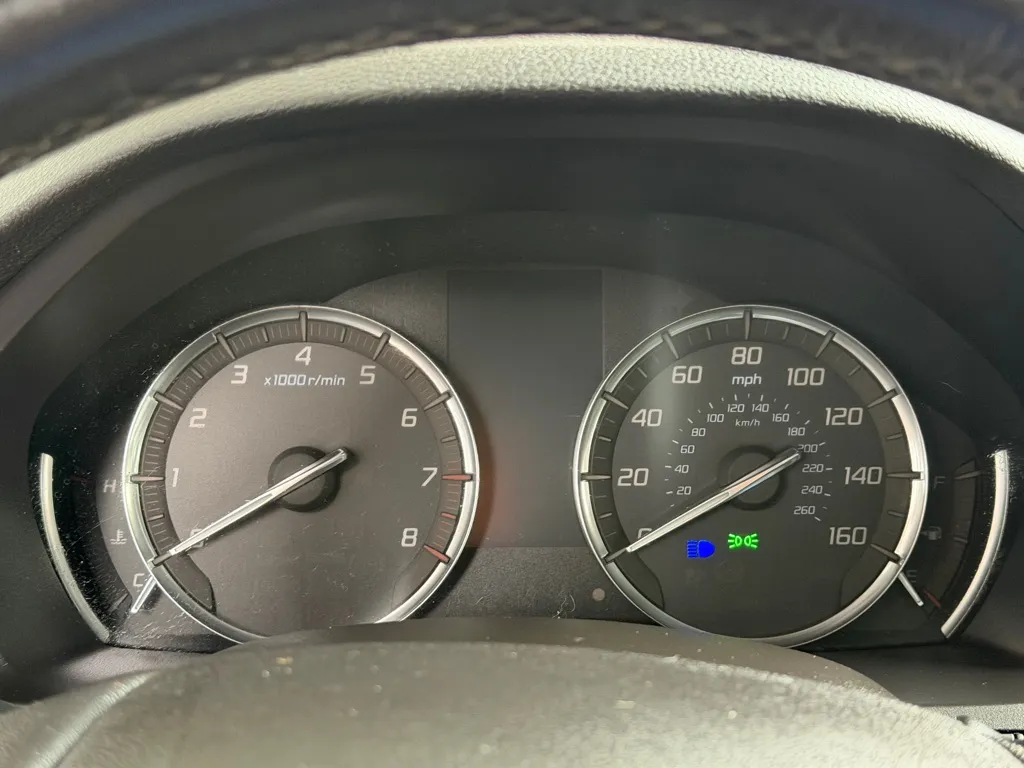 Acura MDX photo 11