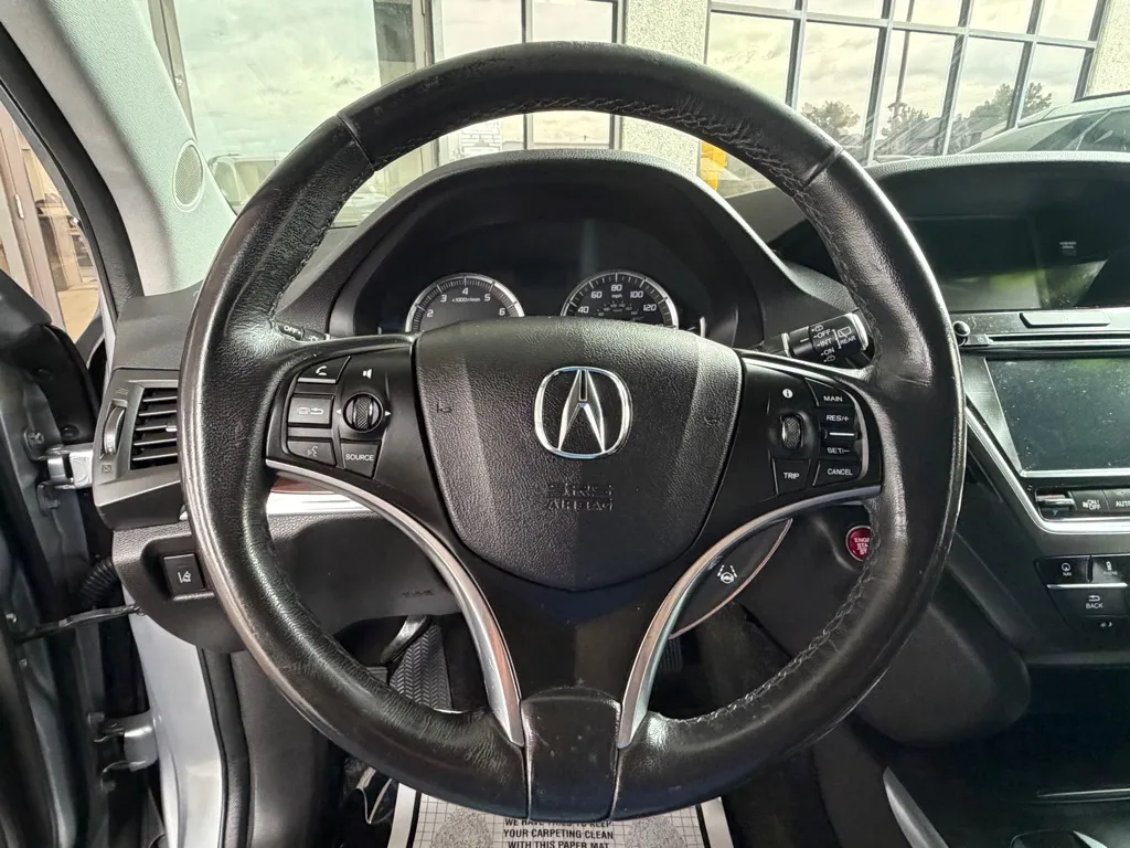 Acura MDX photo 8