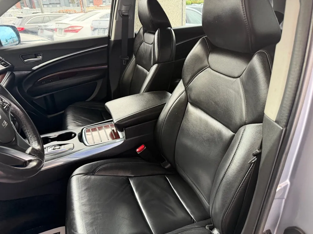 Acura MDX photo 6