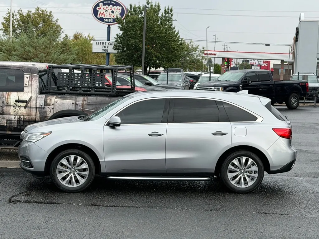 Acura MDX photo 2