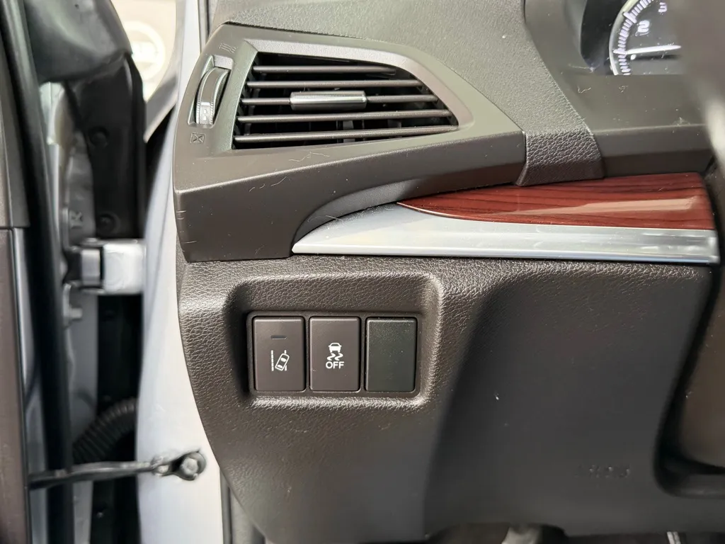 Acura MDX photo 17