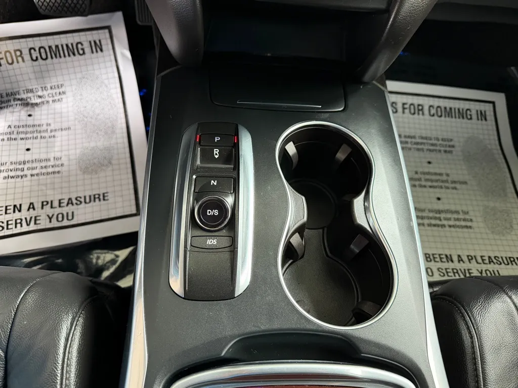 Acura MDX photo 16