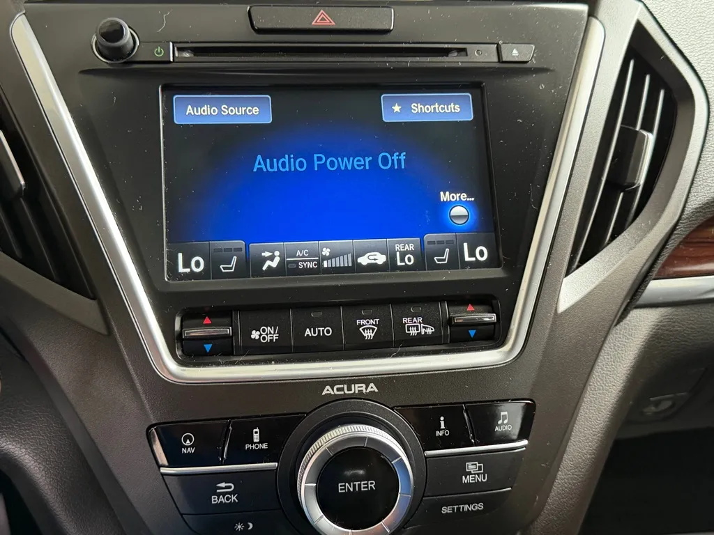 Acura MDX photo 14