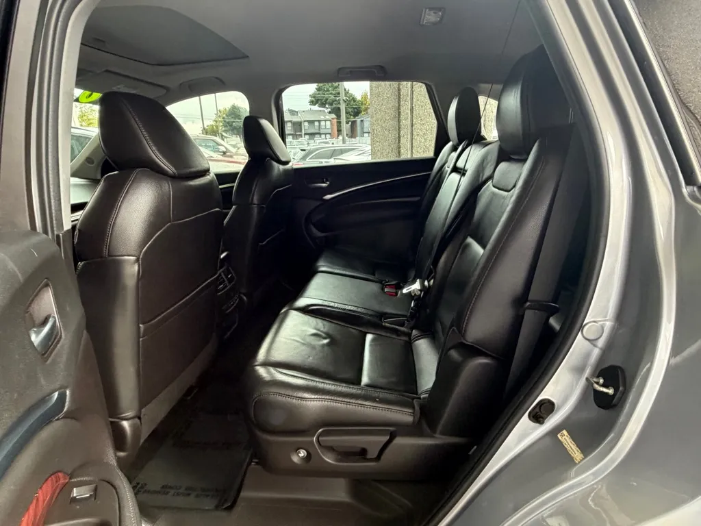 Acura MDX photo 21
