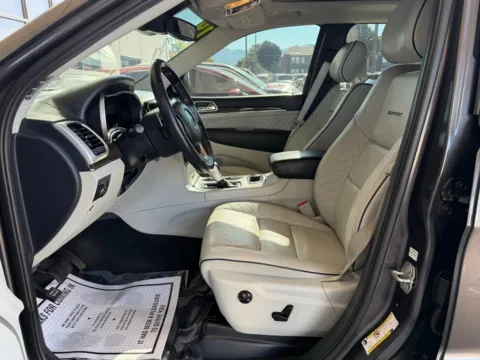 More photos of 2019 JEEP GRAND CHEROKEE SUMMIT at 712 Auto Sales, NM