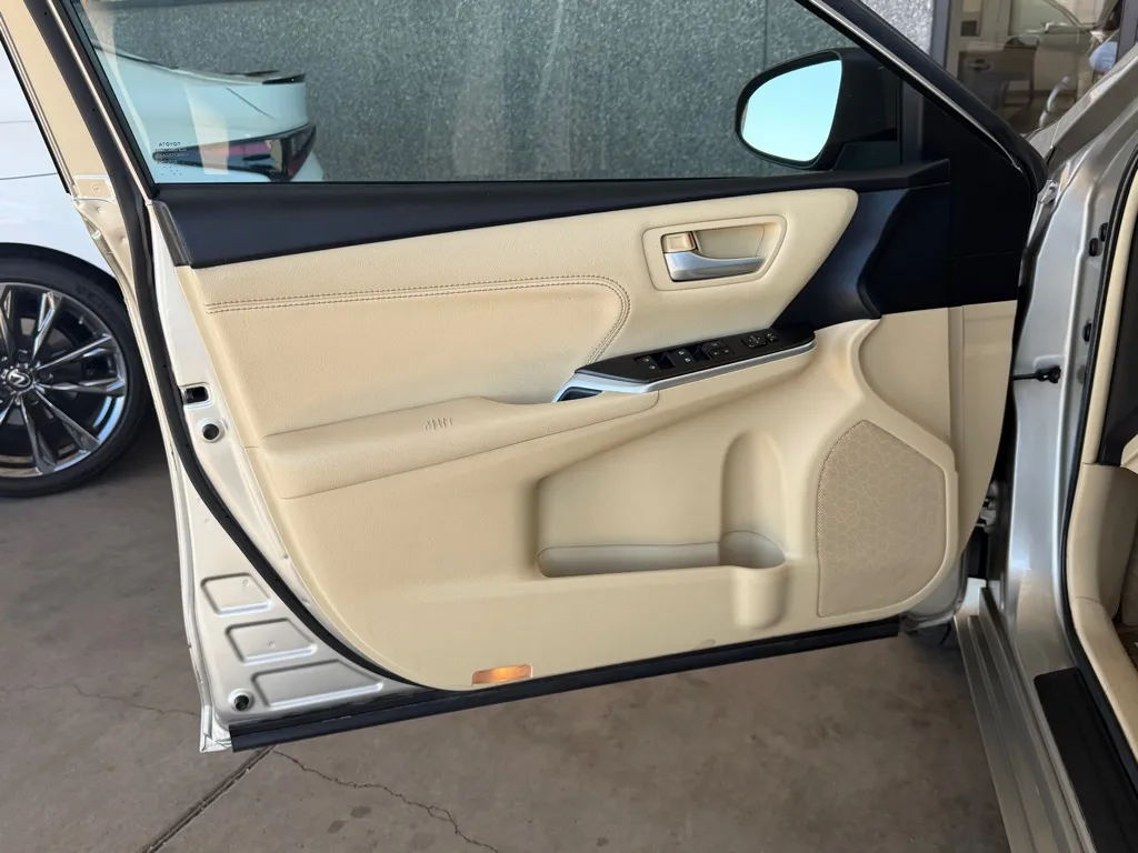 Toyota Camry photo 19