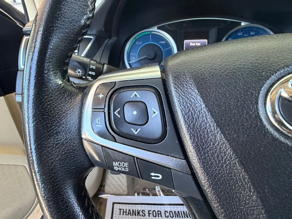 Toyota Camry photo 11