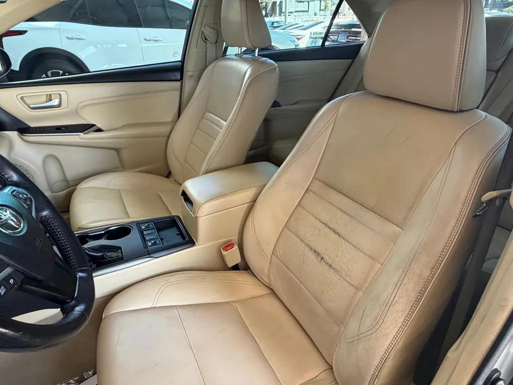 Toyota Camry photo 7