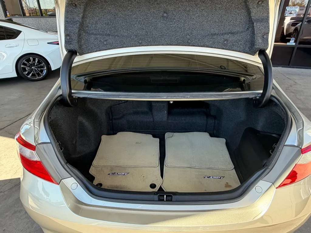 Toyota Camry photo 27