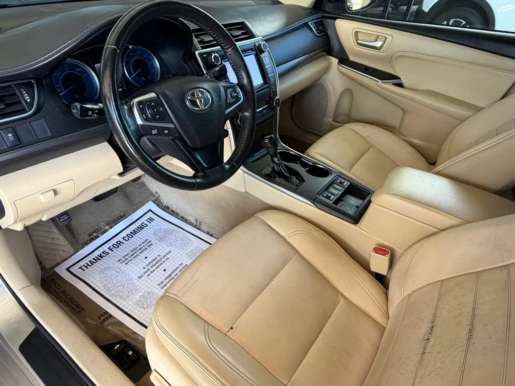 Toyota Camry photo 8