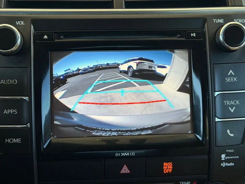 Toyota Camry photo 14