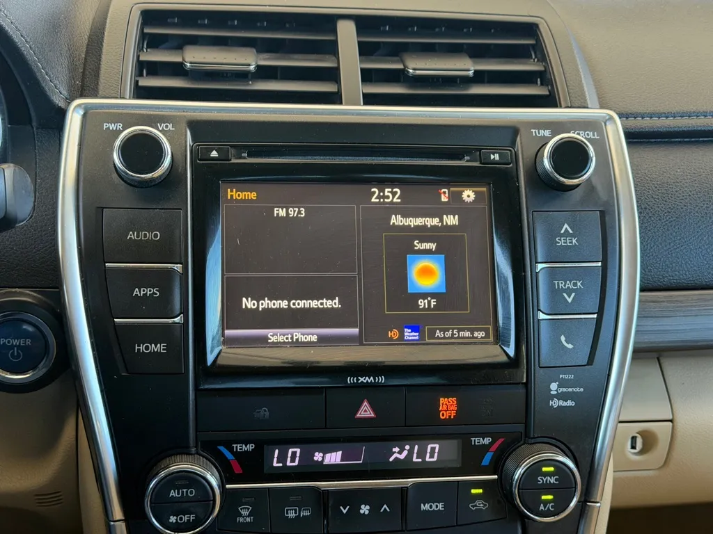 Toyota Camry photo 13