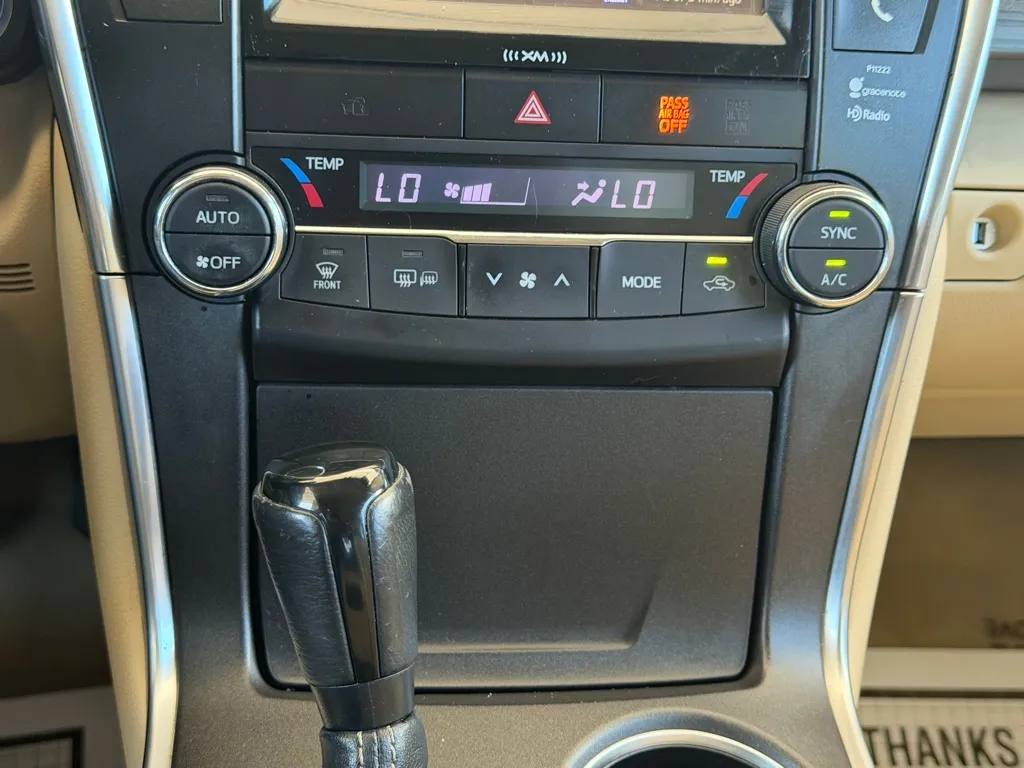 Toyota Camry photo 15