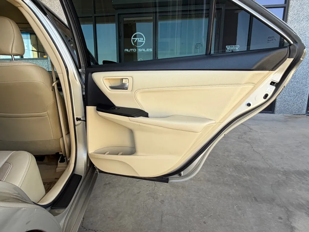 Toyota Camry photo 32