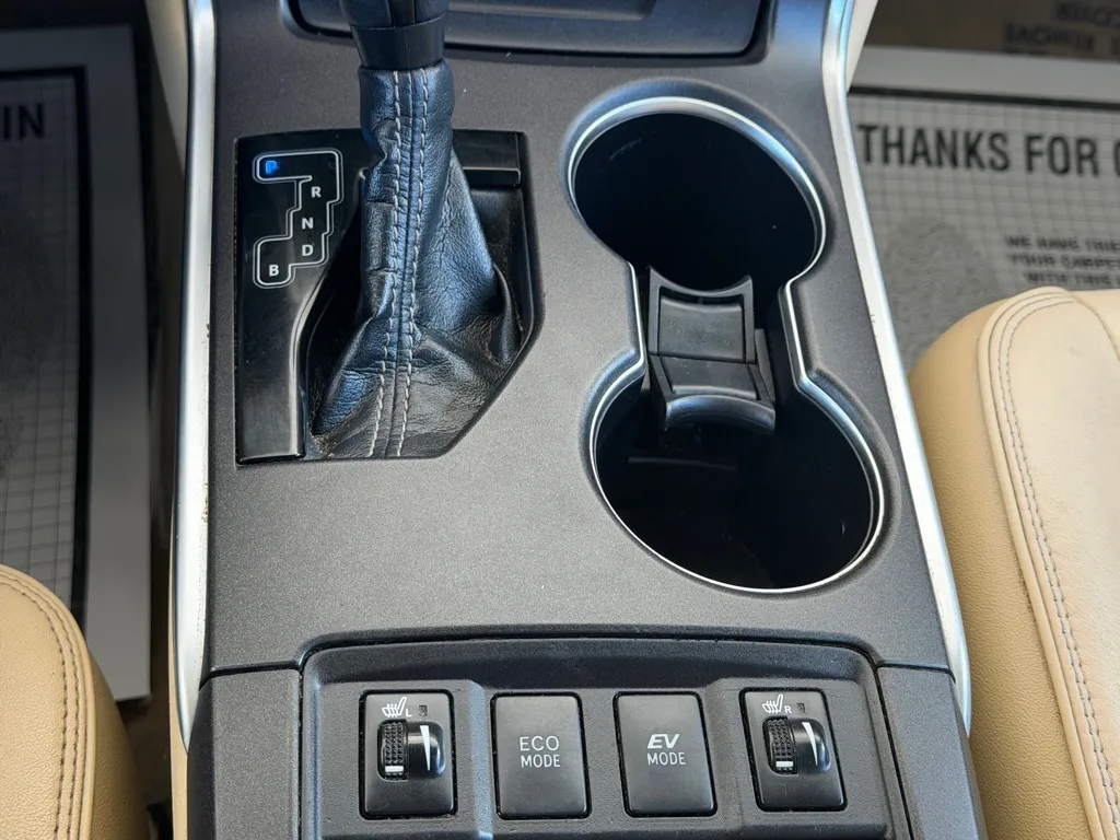 Toyota Camry photo 16