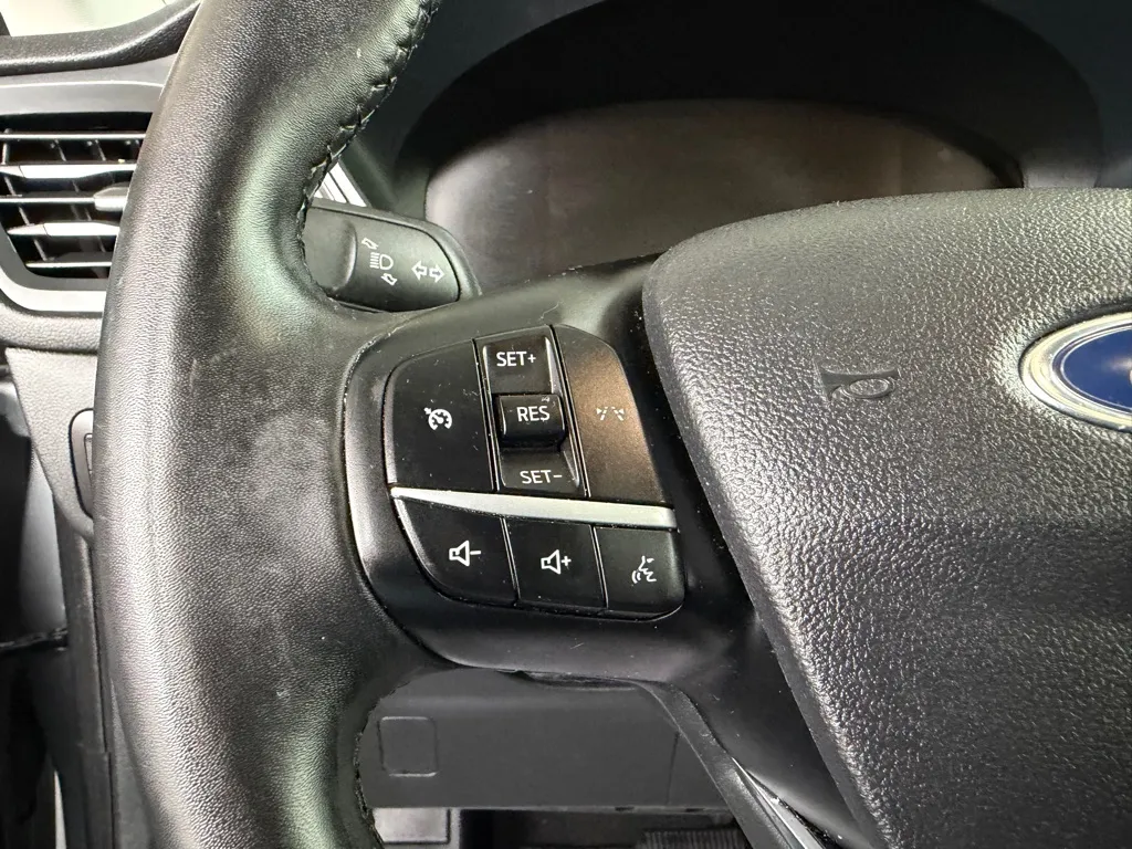 Ford Escape photo 13