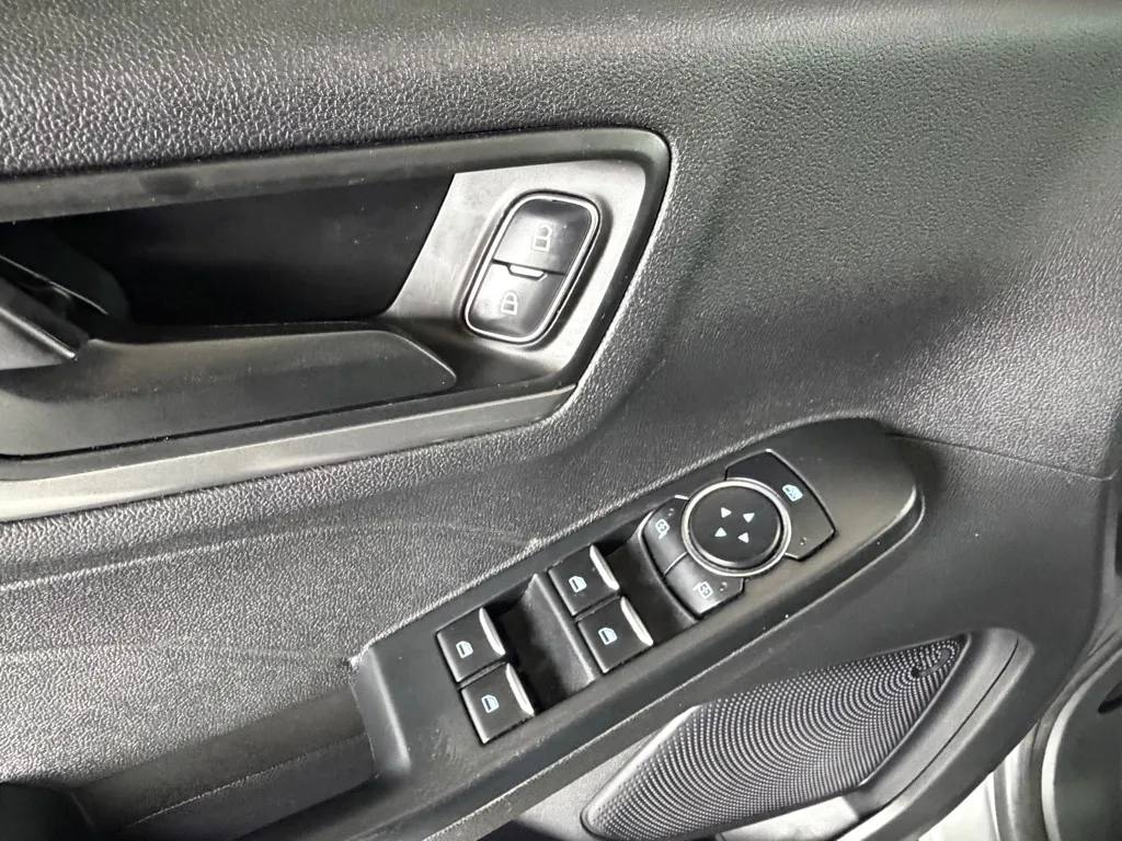 Ford Escape photo 24