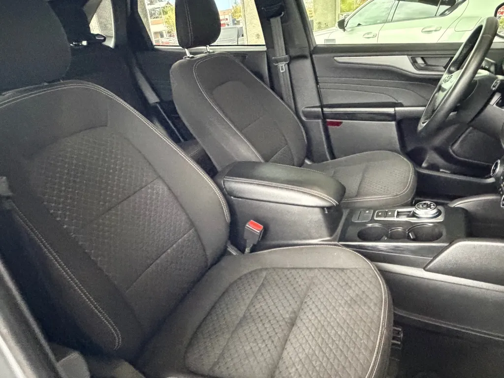 Ford Escape photo 39