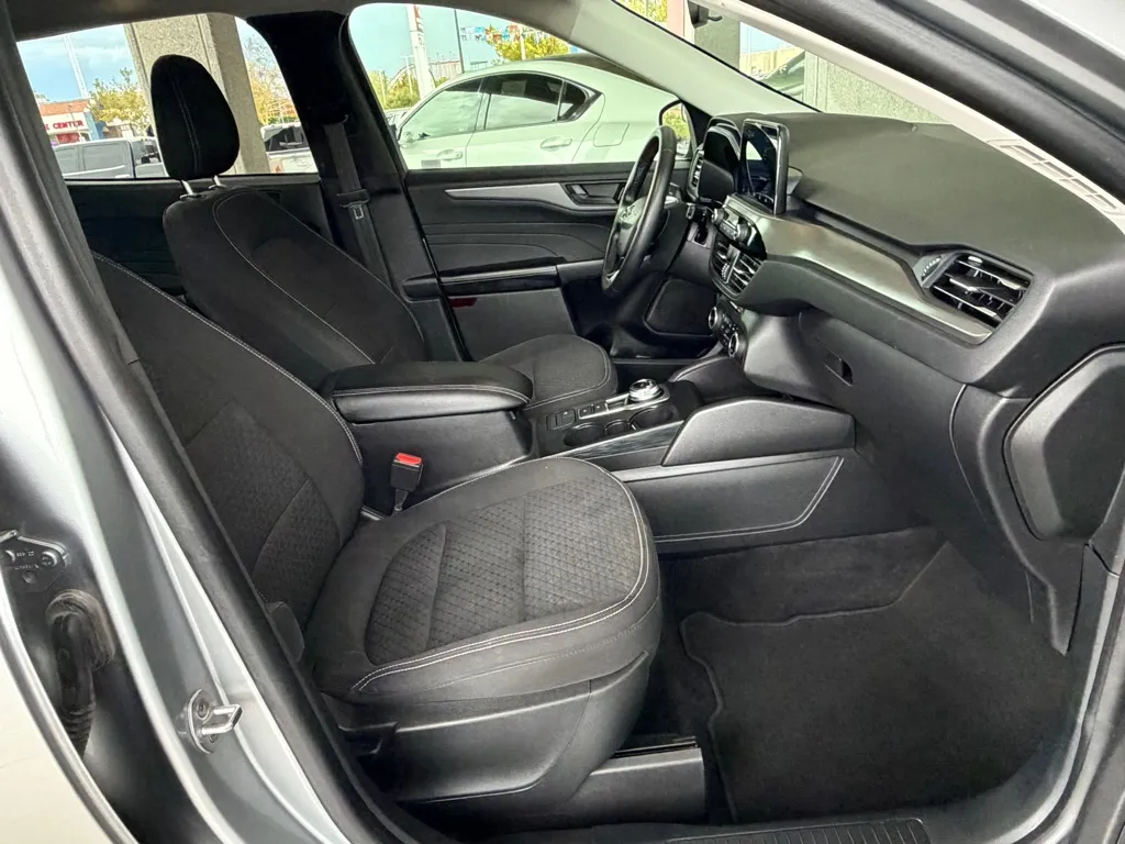 Ford Escape photo 38