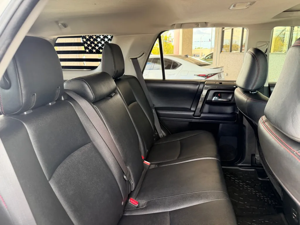 Toyota 4Runner photo 17