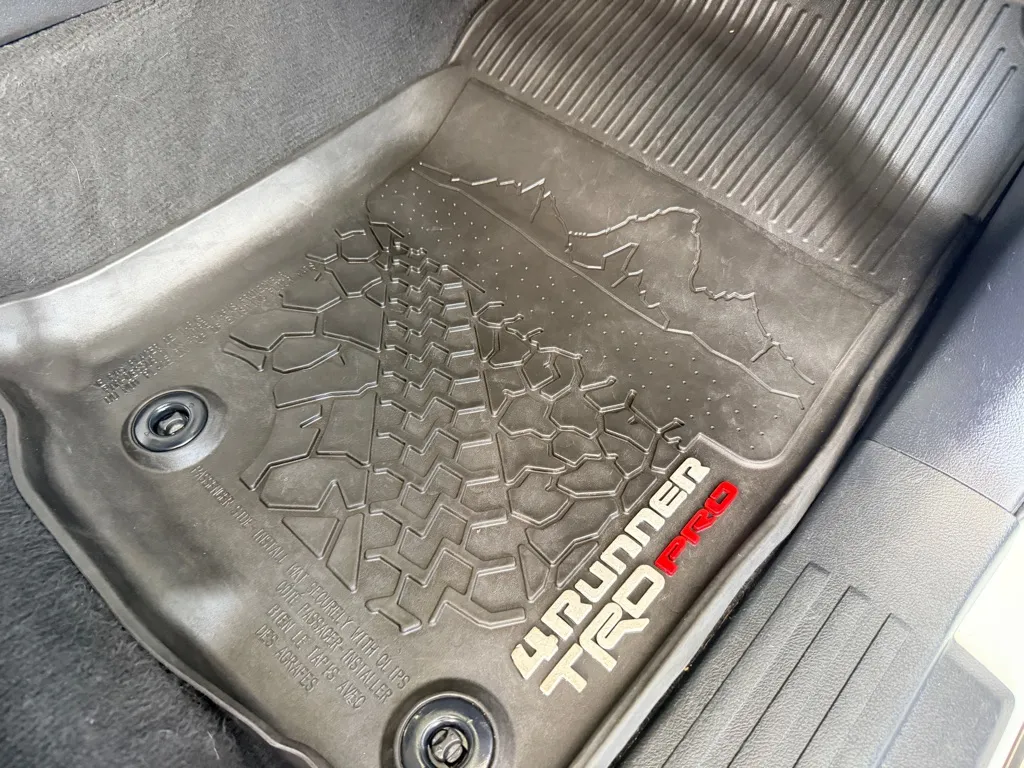 Toyota 4Runner photo 20